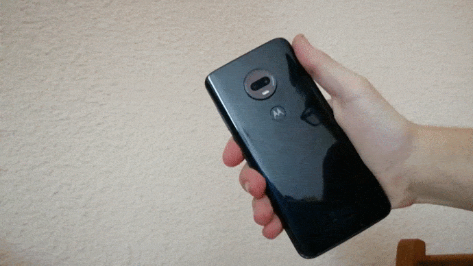 Moto E7 Plus, Test &#8211; Motorola Moto E7 Plus : le smartphone qui bouge !