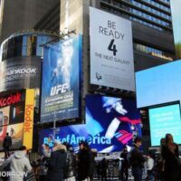 samsung galaxy s4 Le Samsung Galaxy S4 se la raconte à Times Square Actualité