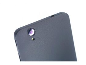 Carrefour présente 1 smartphone, 1 tablette et 2 montres connectées Appareils