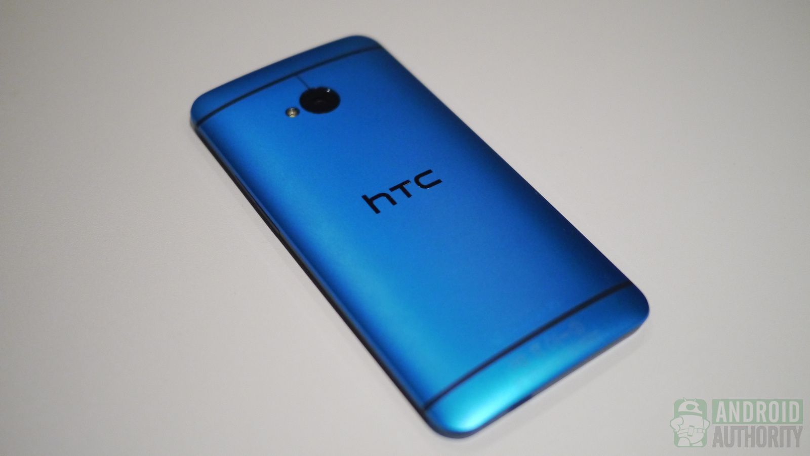 HTC M8, 4 couleurs pour le HTC M8 ?