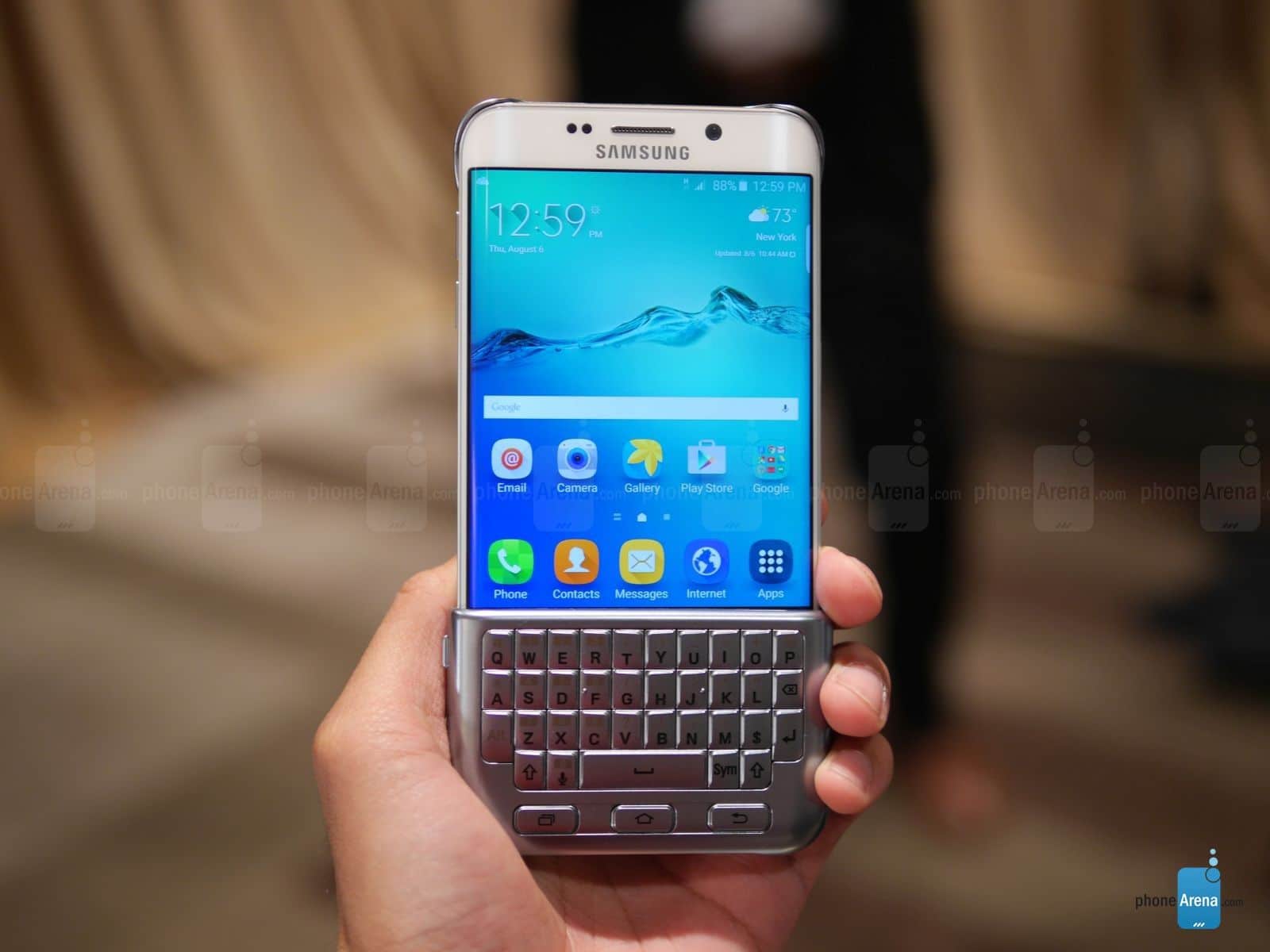 Samsung-Keyboard-Cover-for-the-Galaxy-S6-edge-hands-on