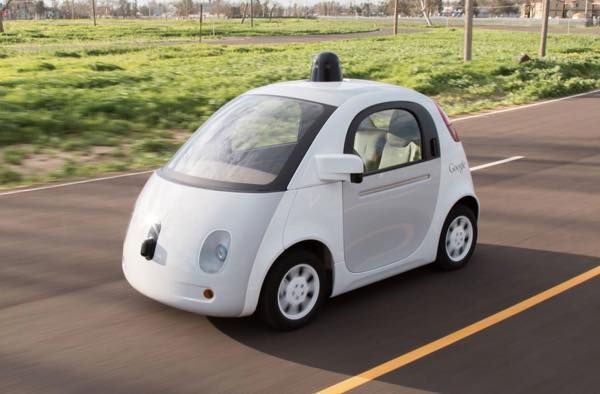 Google Car, De la recharge sans fil à l’étude, et une IA qui prend officiellement la place du conducteur pour la Google Car
