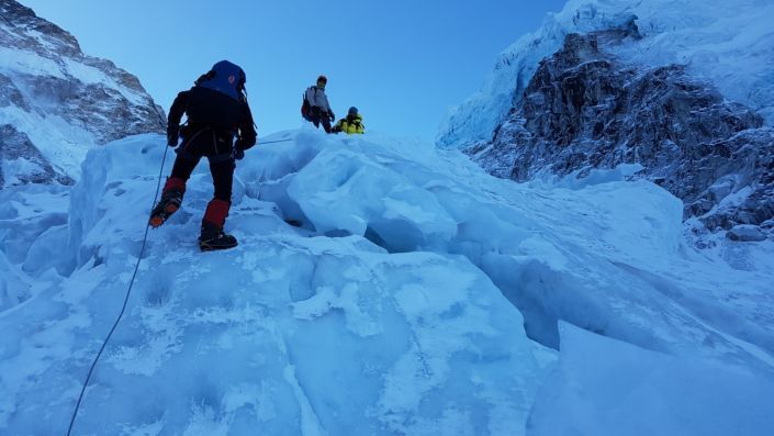 , La beauté du mont Everest comme on le voit à travers le Galaxy S7 et la Gear 360
