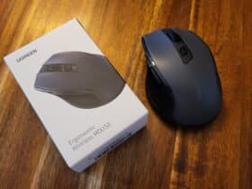 Ugreen Ergonomic Wireless Mouse