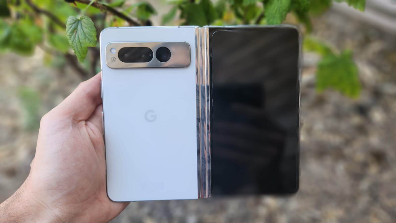 Google Pixel Fold Smartphone pliant ouvert