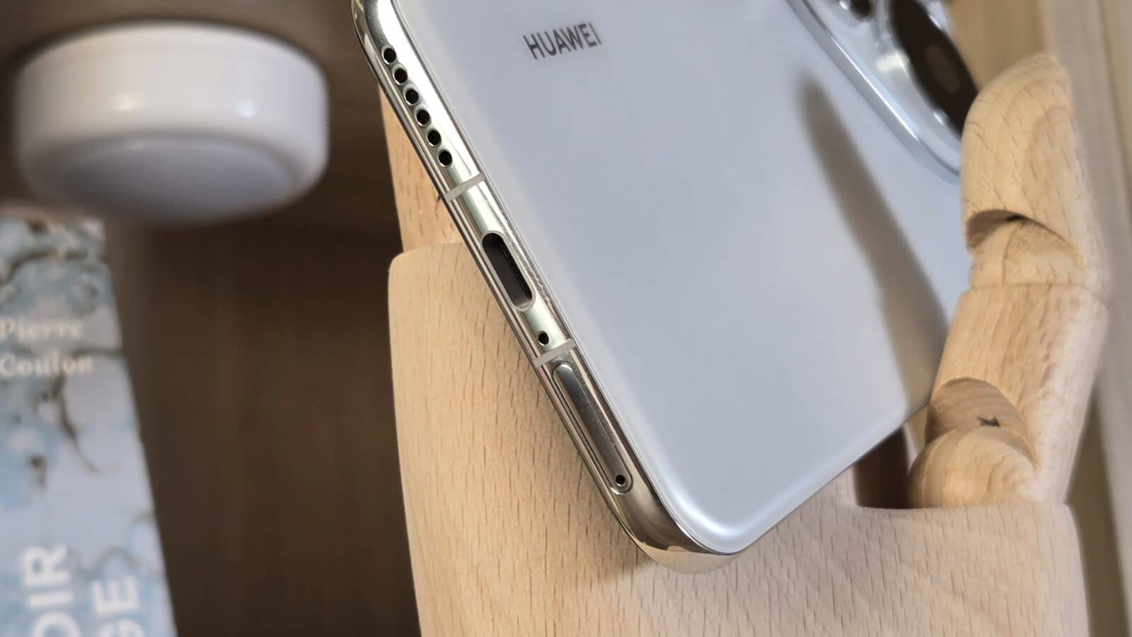 Huawei Pura 70 Pro - Port USBC