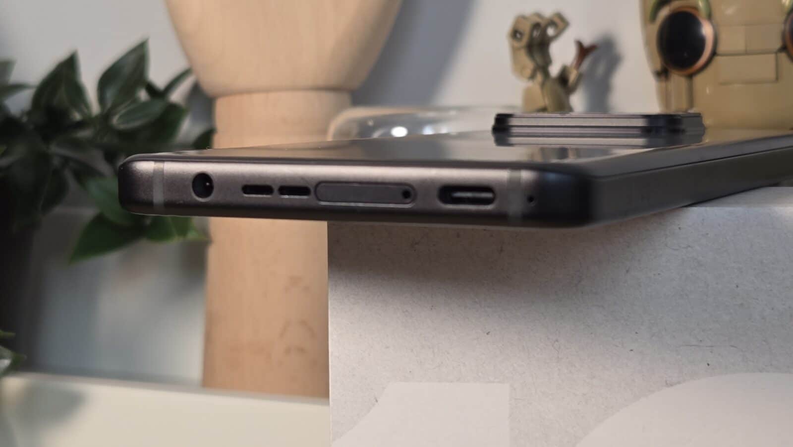 Asus Zenfone 12 Ultra - Port USB-C