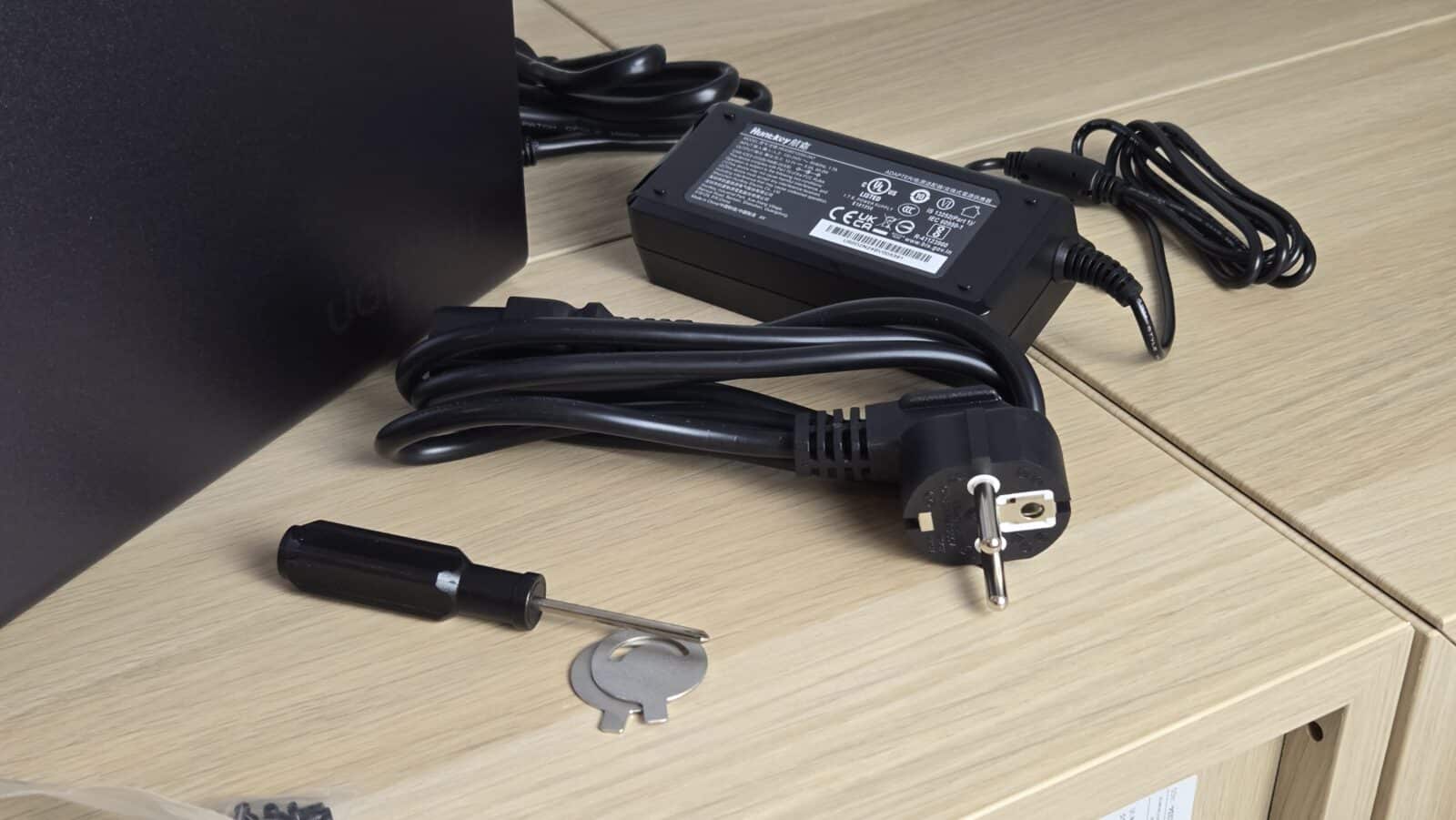 UGREEN NASync DXP2800 - Accessoires