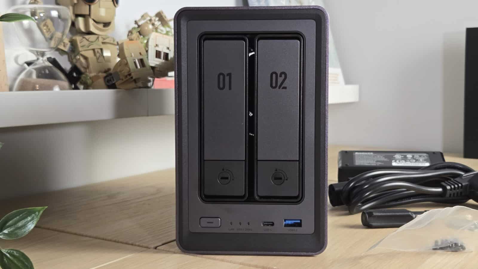 UGREEN NASync DXP2800 - Avant