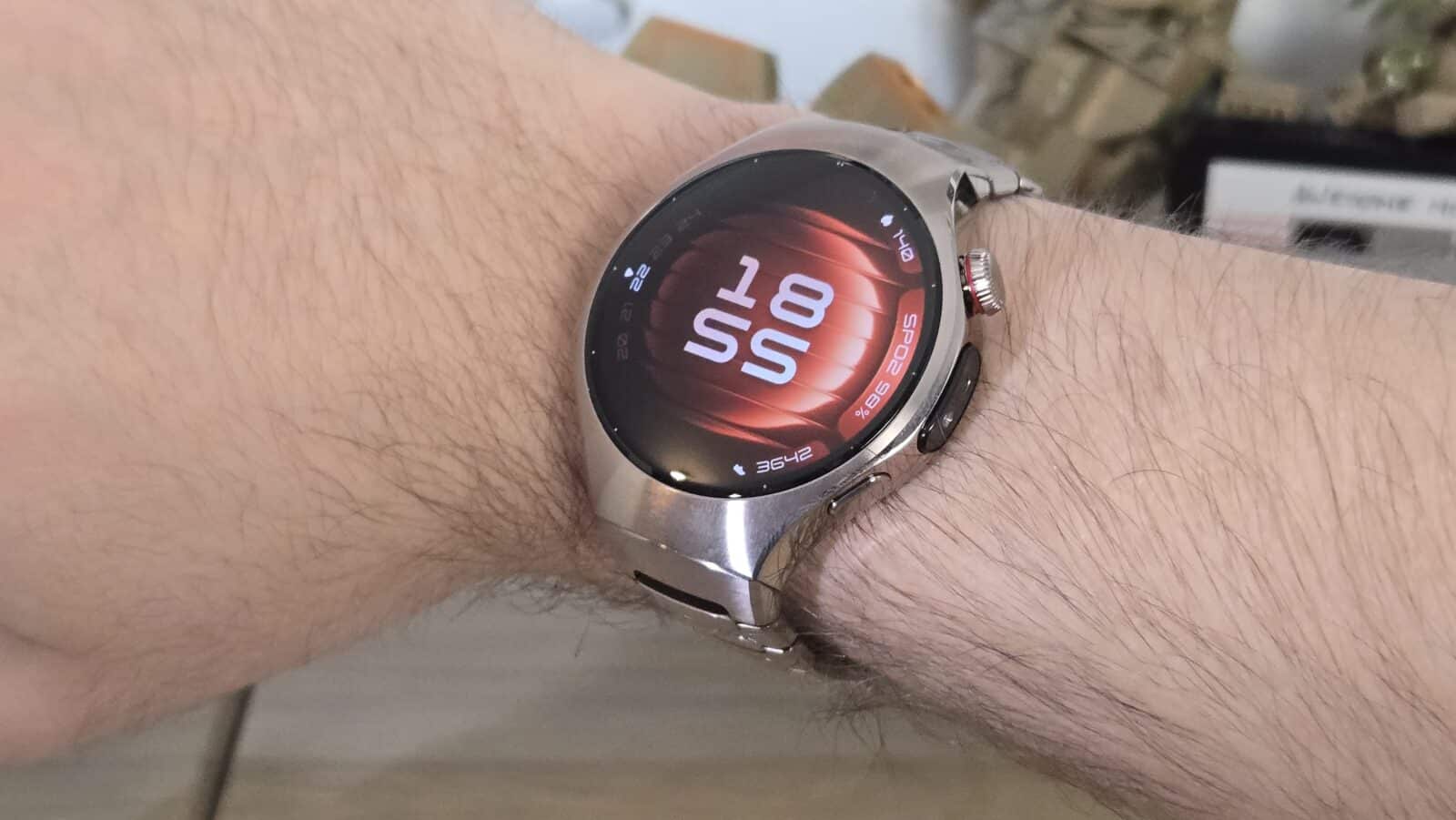 Huawei Watch 5 - Au poignet