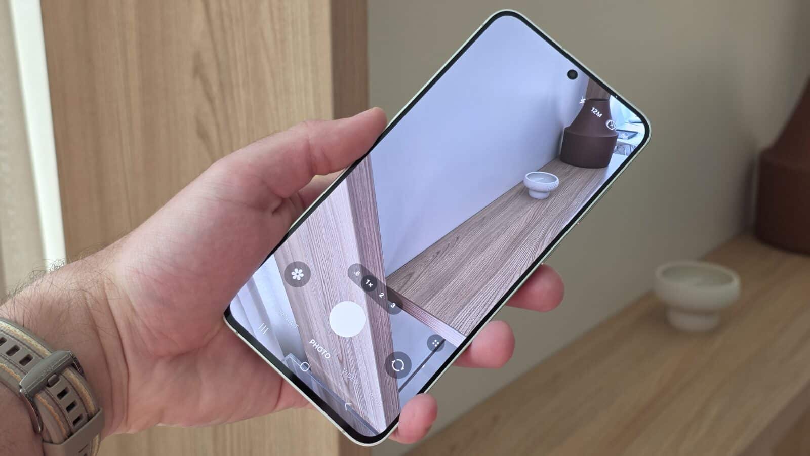 Galaxy S25 FE écran allumé