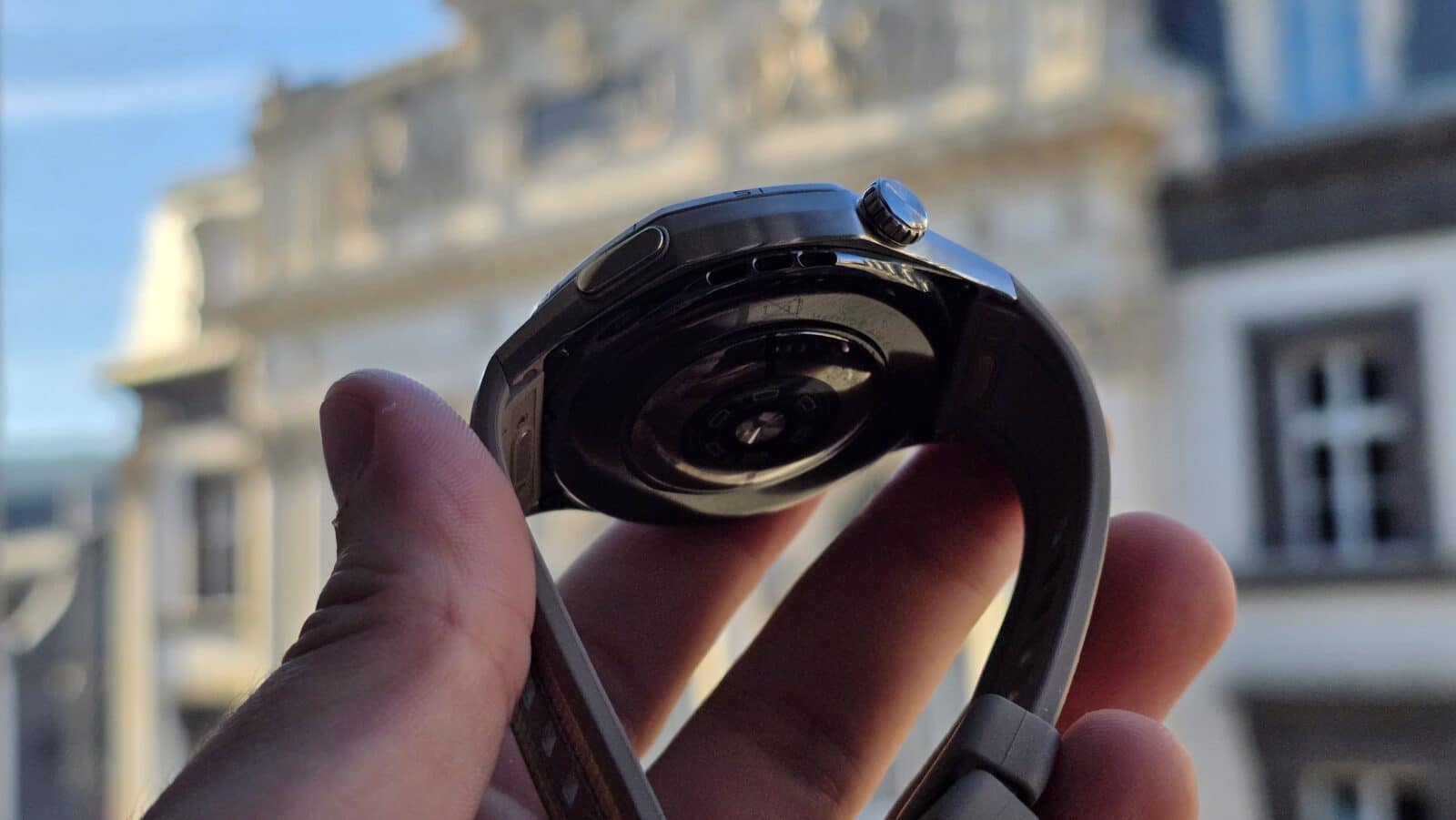 Huawei Watch GT 6 Pro - Epaisseur