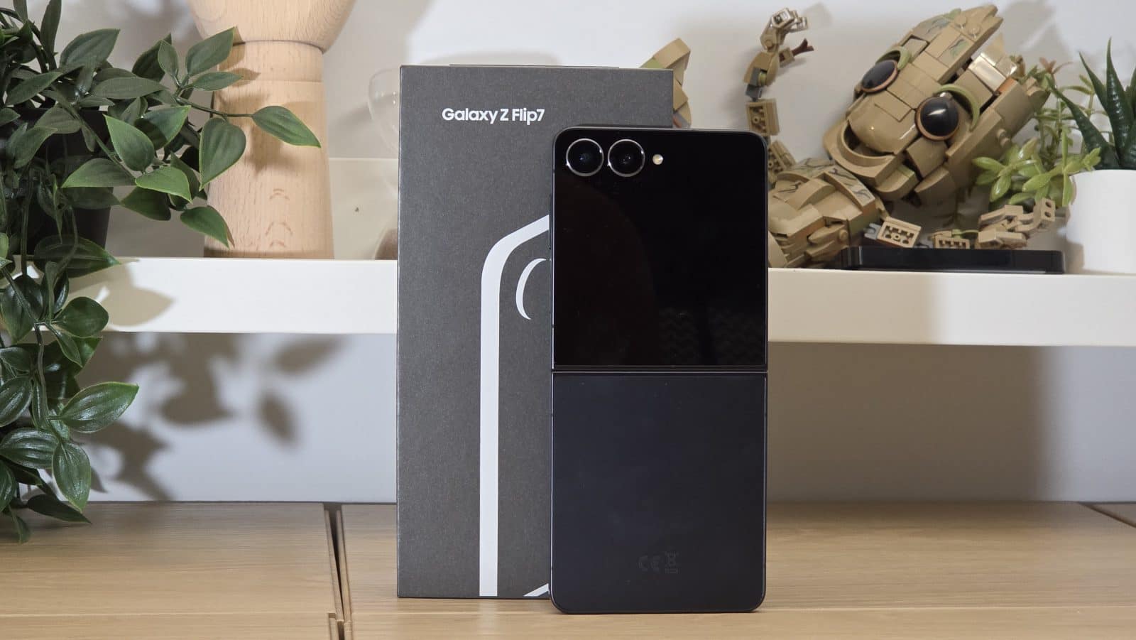 Samsung Galaxy Z Flip 7 - Miniature