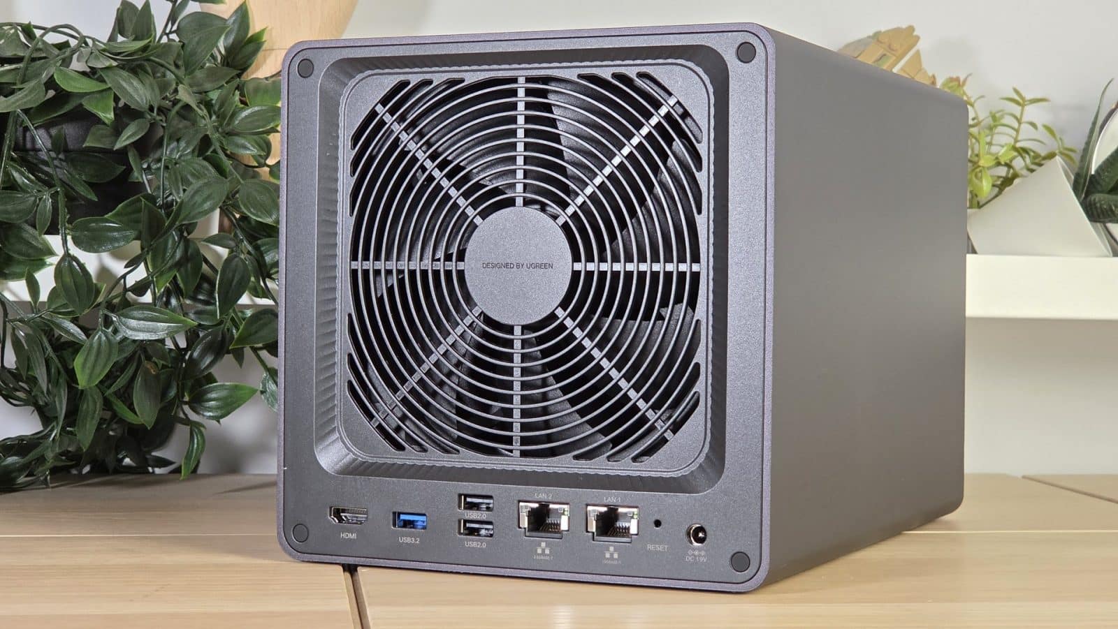 UGREEN NASync DXP4800 Pro - Ventilo