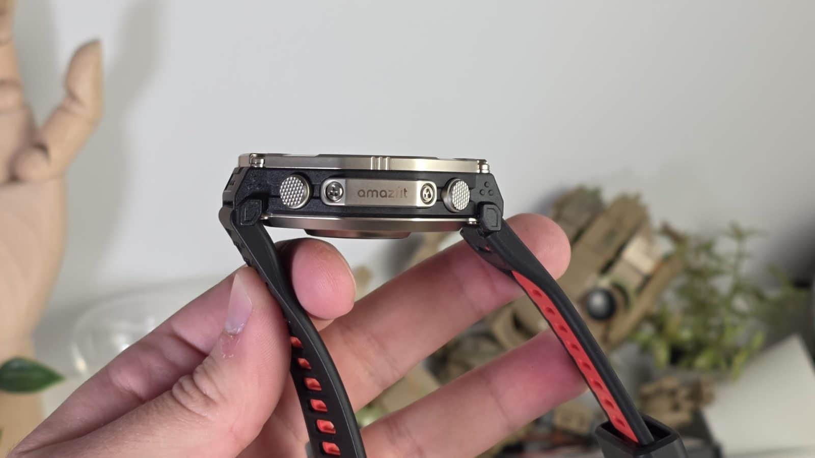 Amazfit T-rex Ultra 2 - Epaisseur