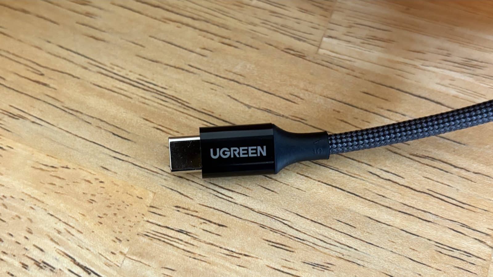 Finition, embout du chargeur UGREEN Nexode Air 65W