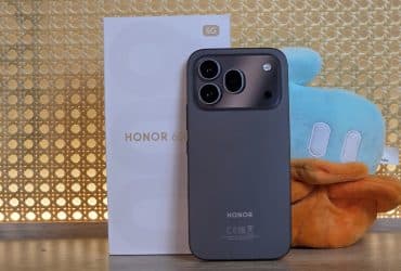 Dos du Honor 600 Pro avec son bloc photo pleine largeur