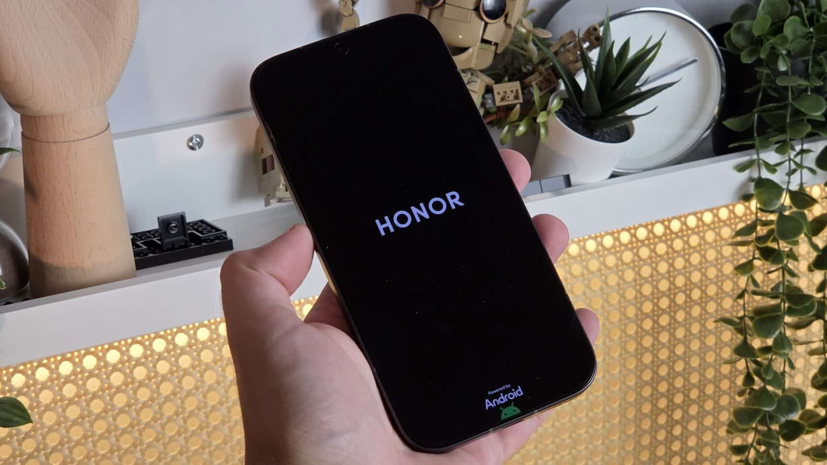Ecran allume du Honor 600 Pro au demarrage