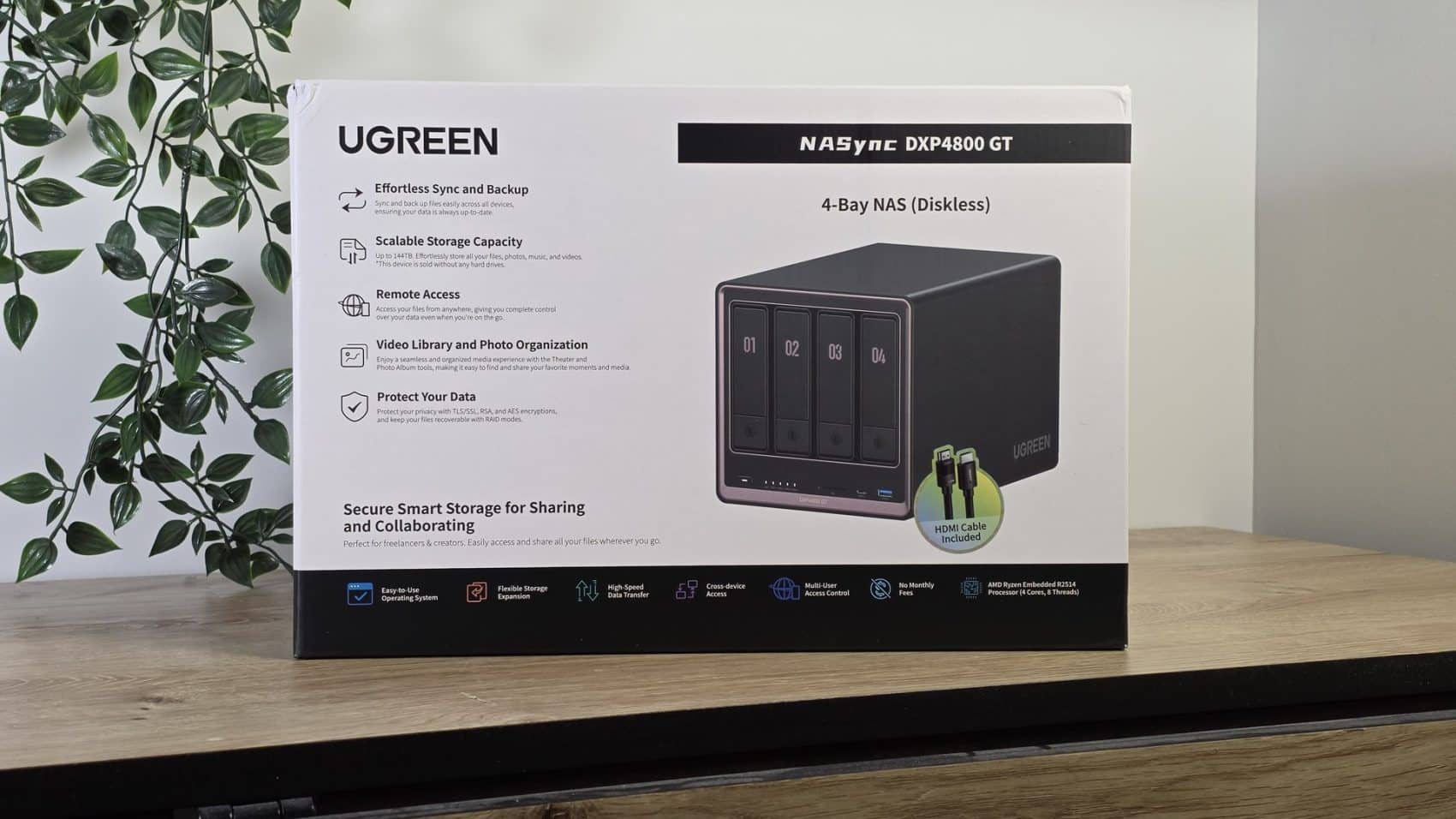 Boîte du UGREEN NASync DXP4800 GT affichant le modèle et la mention 4-Bay NAS