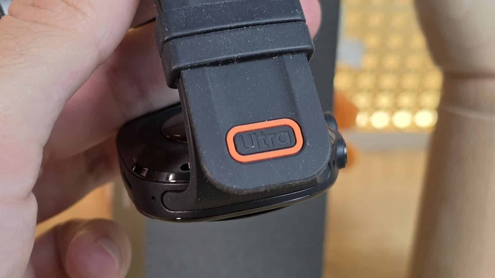 Inscription Ultra orange sur le bracelet de la Samsung Galaxy Watch Ultra 2