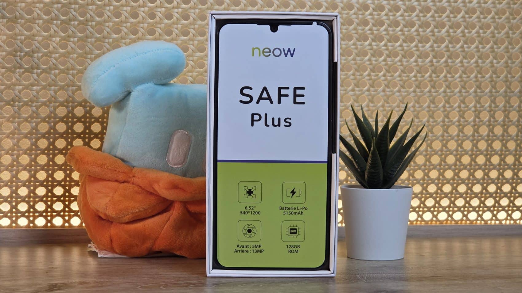 Fiche technique imprimee sur la boite du Neow Safe Plus