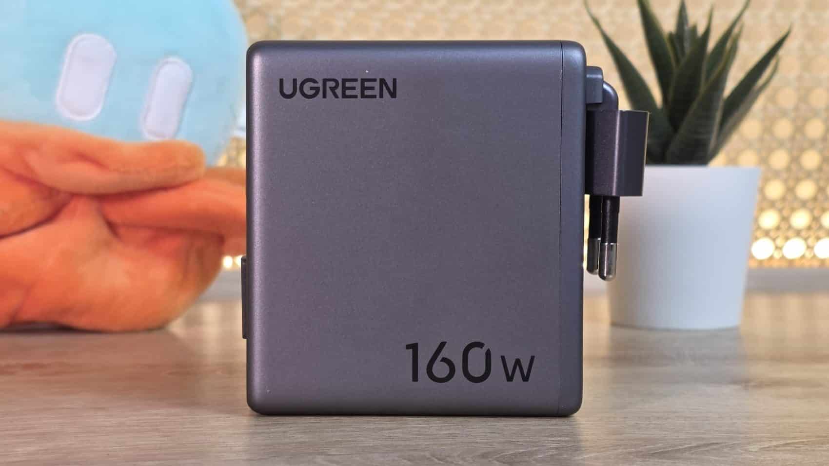 Chargeur UGREEN Nexode Pro 160W de face avec son marquage 160W