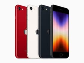 iPhone SE de 3ᵉ génération en coloris rouge, lumière stellaire et minuit, avec son bouton d'accueil