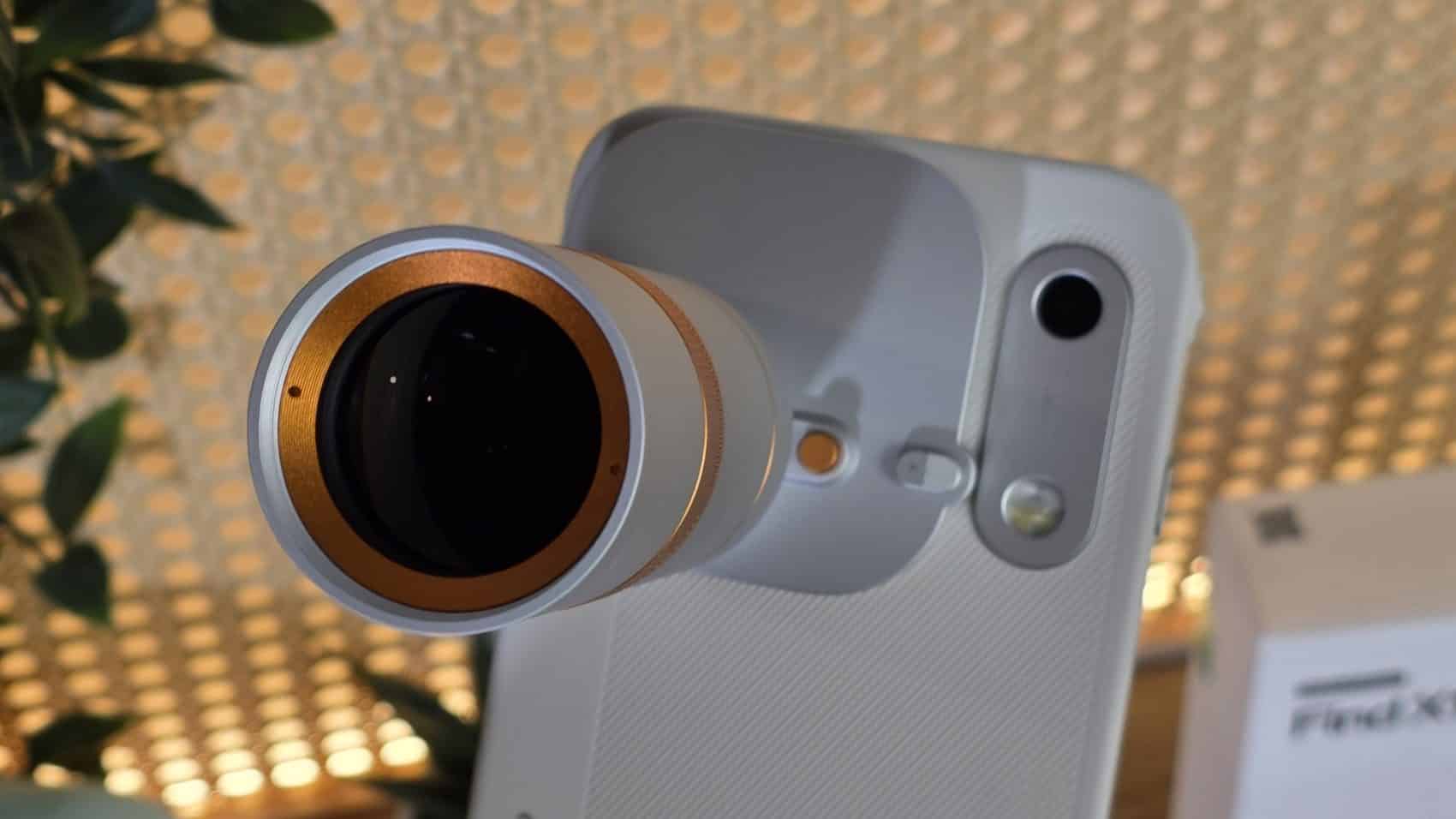 Vue rapprochée du téléobjectif Hasselblad monté sur l'Oppo Find X10 Pro Max